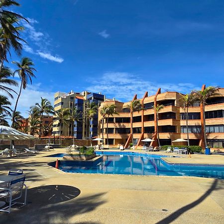 Апартаменти Tucacas, Frente Al Mar, Balcon, Piscina Y Playa Privada Екстер'єр фото