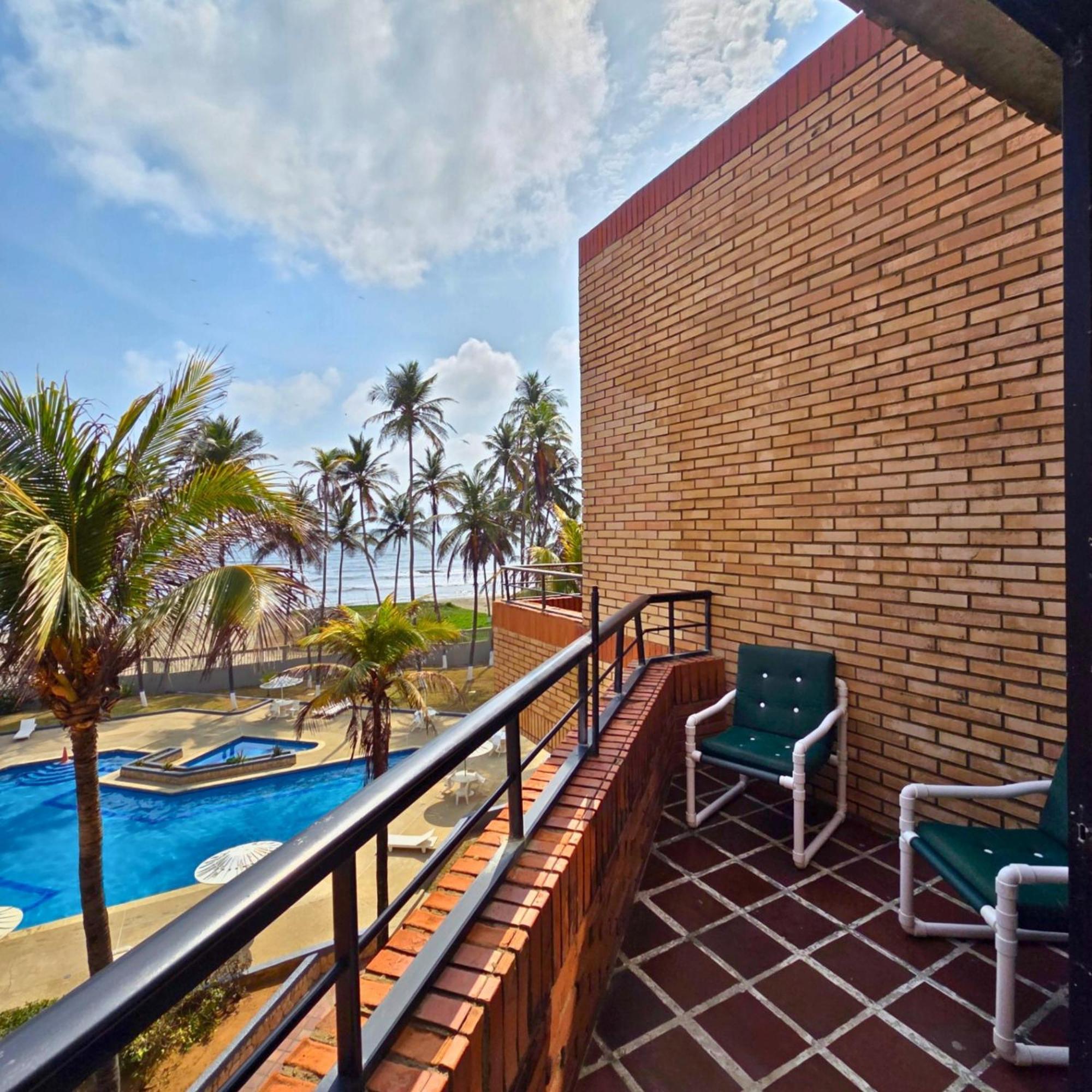 Апартаменти Tucacas, Frente Al Mar, Balcon, Piscina Y Playa Privada Екстер'єр фото