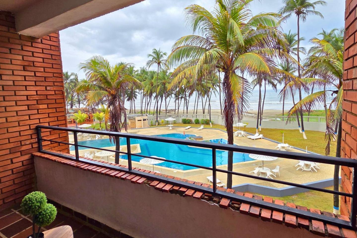 Апартаменти Tucacas, Frente Al Mar, Balcon, Piscina Y Playa Privada Екстер'єр фото