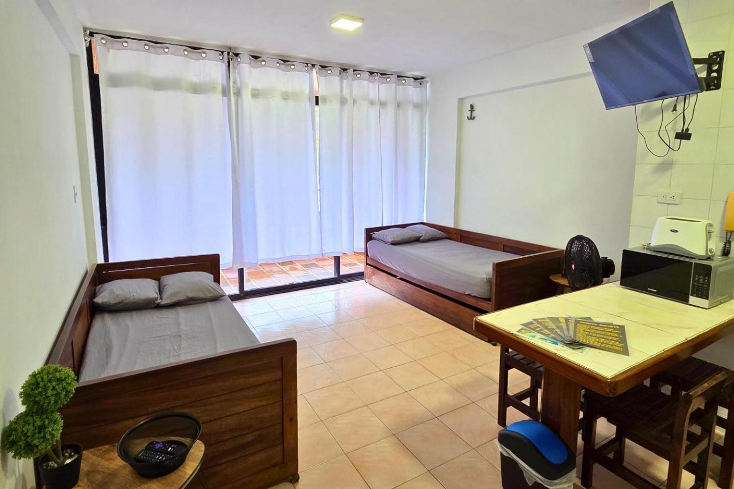 Апартаменти Tucacas, Frente Al Mar, Balcon, Piscina Y Playa Privada Екстер'єр фото