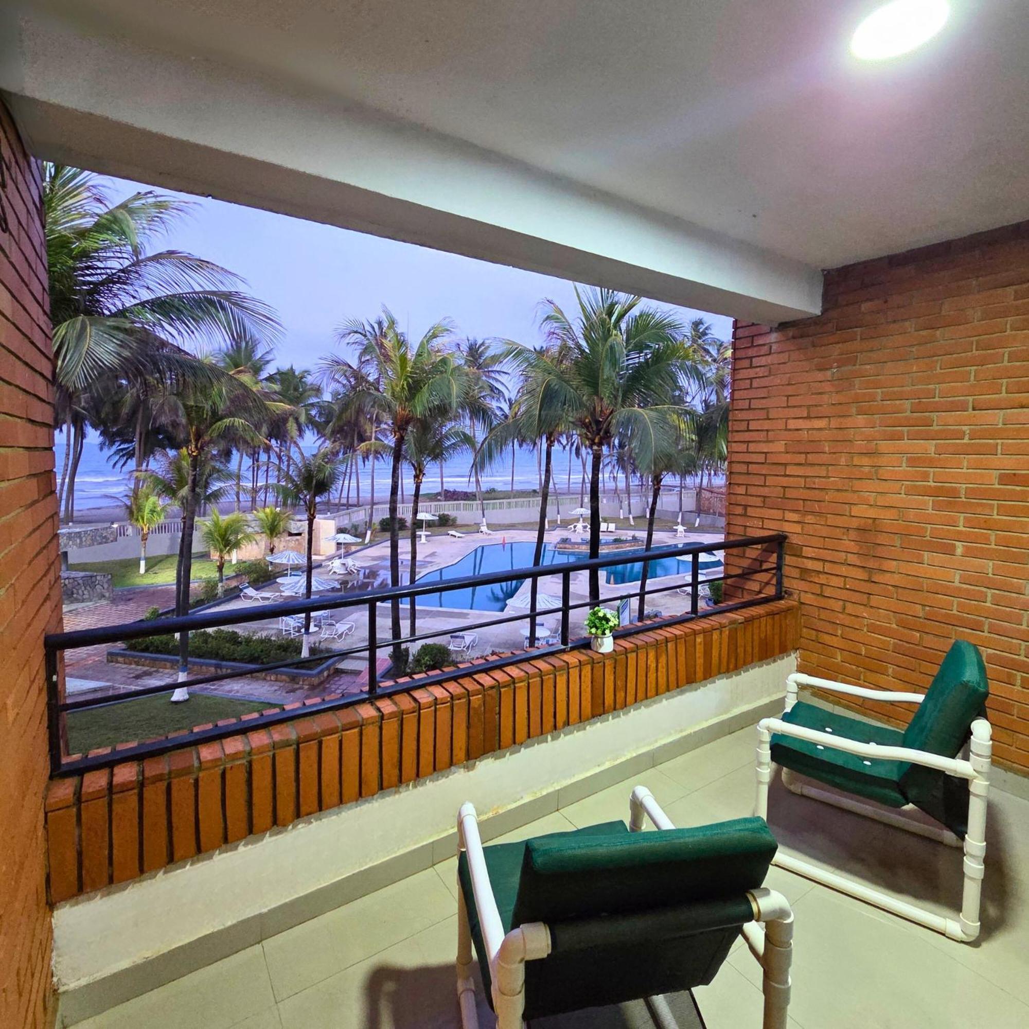 Апартаменти Tucacas, Frente Al Mar, Balcon, Piscina Y Playa Privada Екстер'єр фото