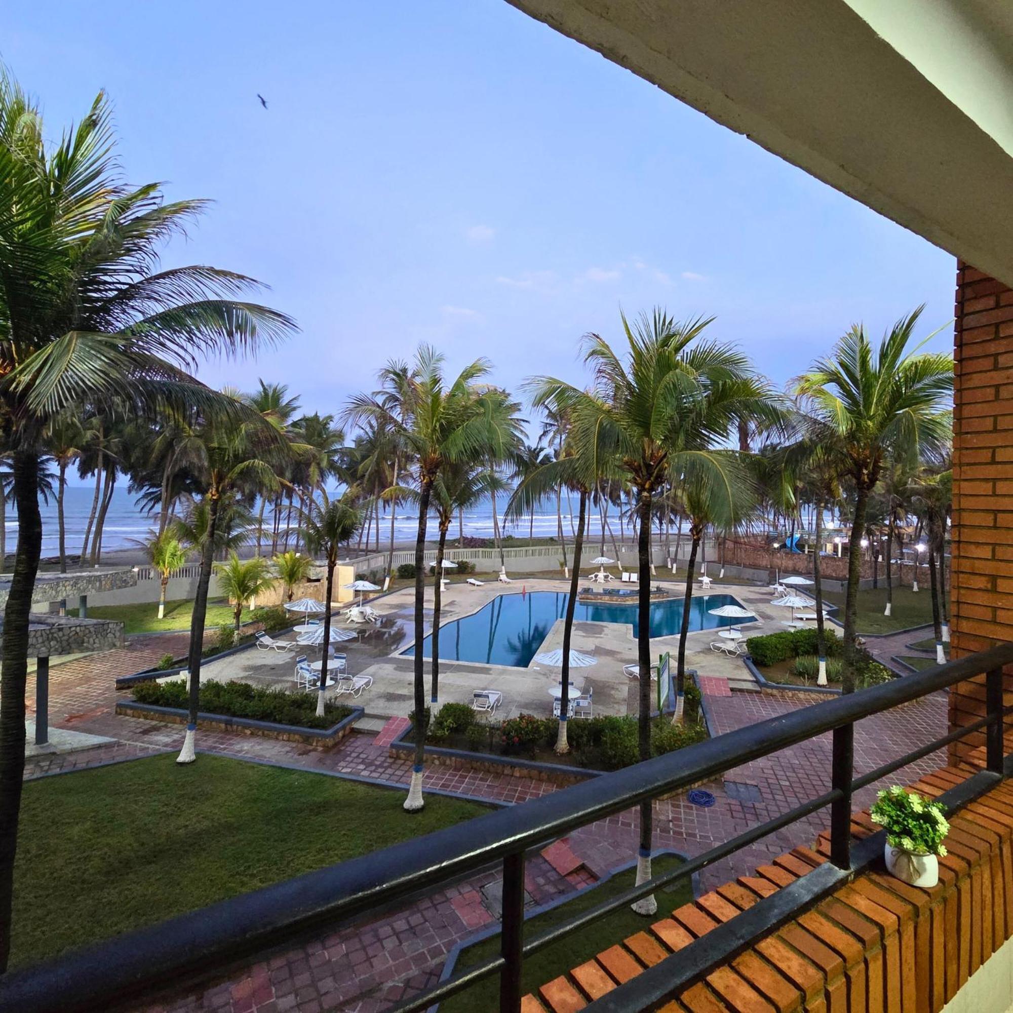 Апартаменти Tucacas, Frente Al Mar, Balcon, Piscina Y Playa Privada Екстер'єр фото