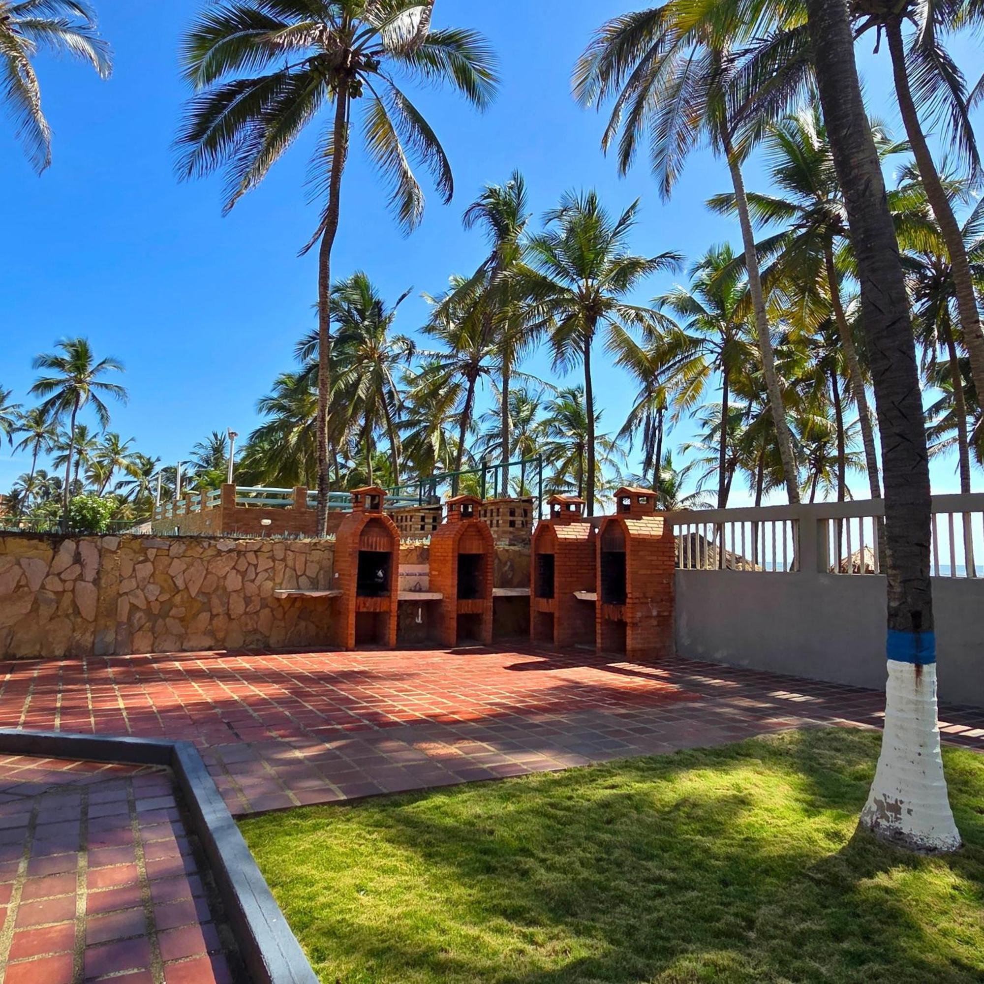 Апартаменти Tucacas, Frente Al Mar, Balcon, Piscina Y Playa Privada Екстер'єр фото
