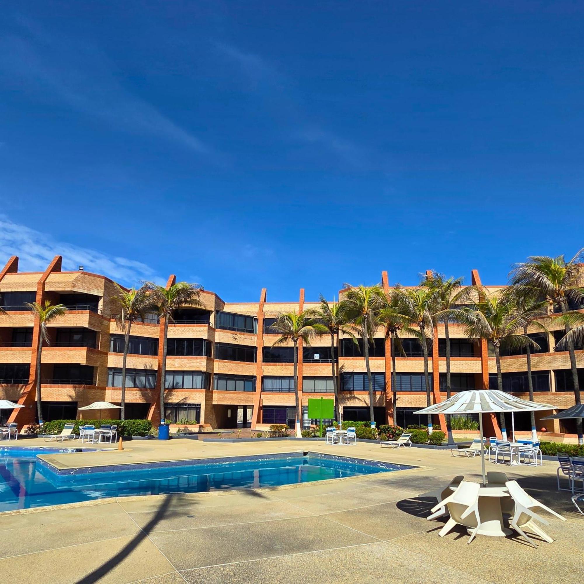 Апартаменти Tucacas, Frente Al Mar, Balcon, Piscina Y Playa Privada Екстер'єр фото