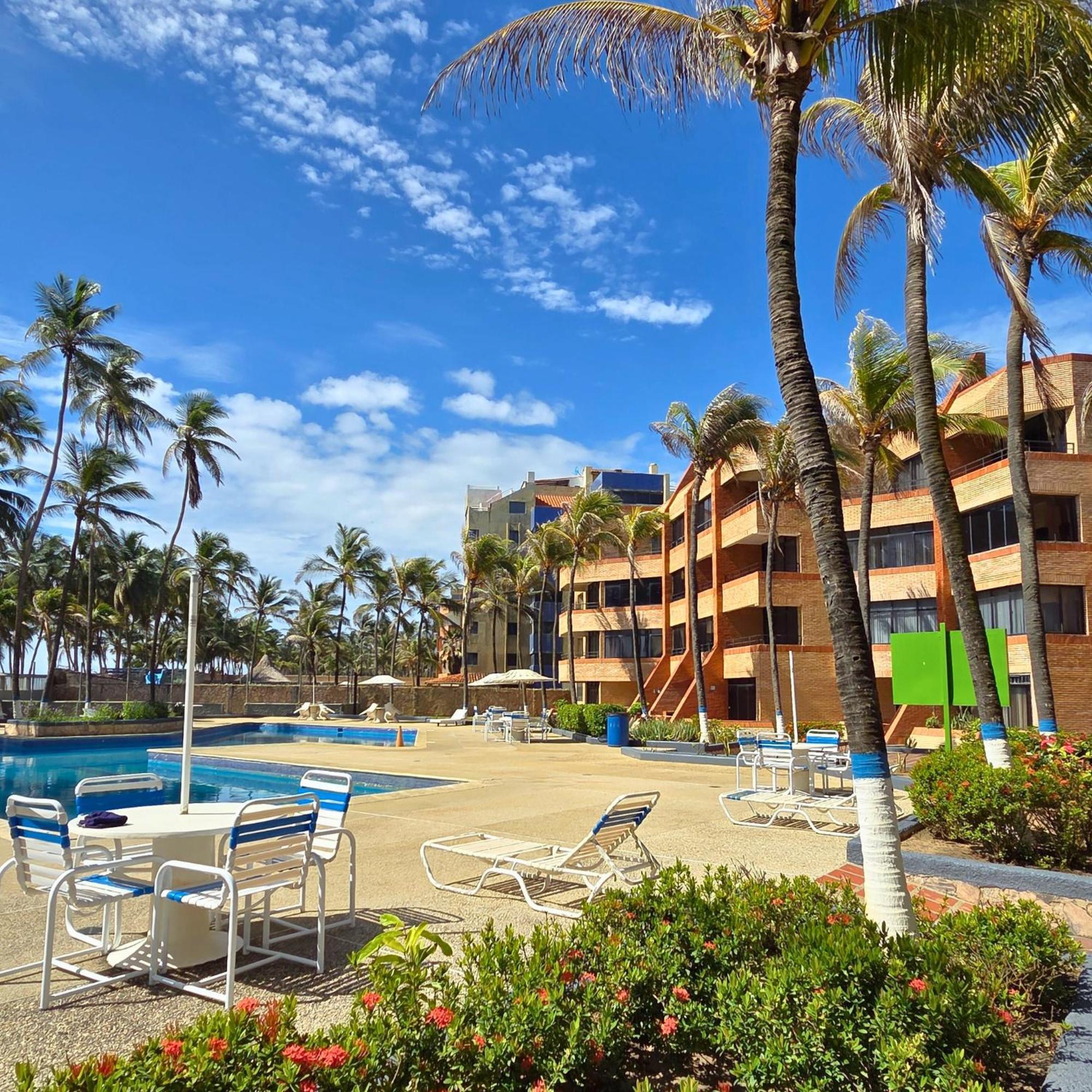 Апартаменти Tucacas, Frente Al Mar, Balcon, Piscina Y Playa Privada Екстер'єр фото